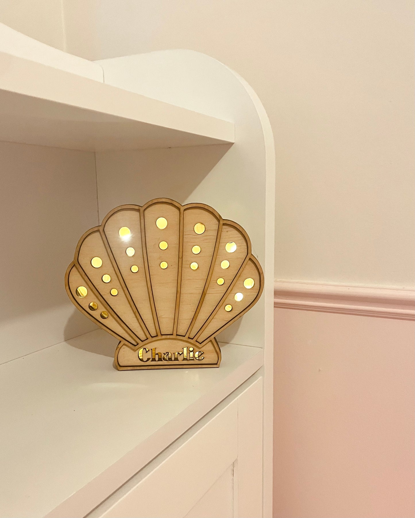 (PRE ORDER feb) Shell Lamp